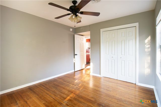 2503 E Mistletoe Avenue, Victoria, TX 77901