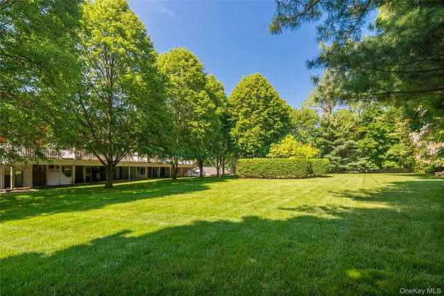 20 Whippoorwill Road E 2J, Armonk, NY 10504