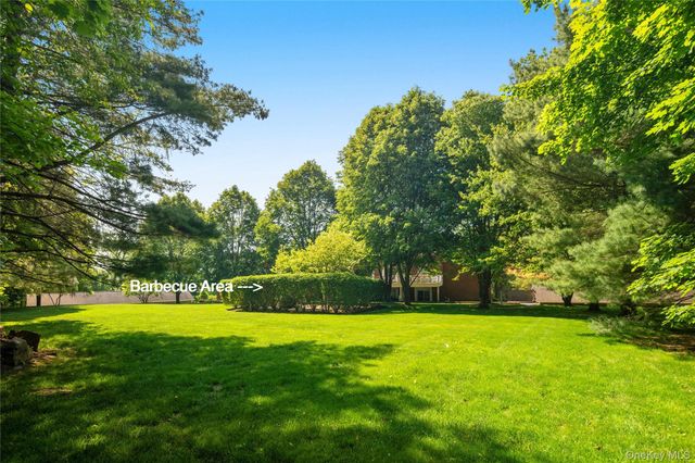 20 Whippoorwill Road E 2J, Armonk, NY 10504
