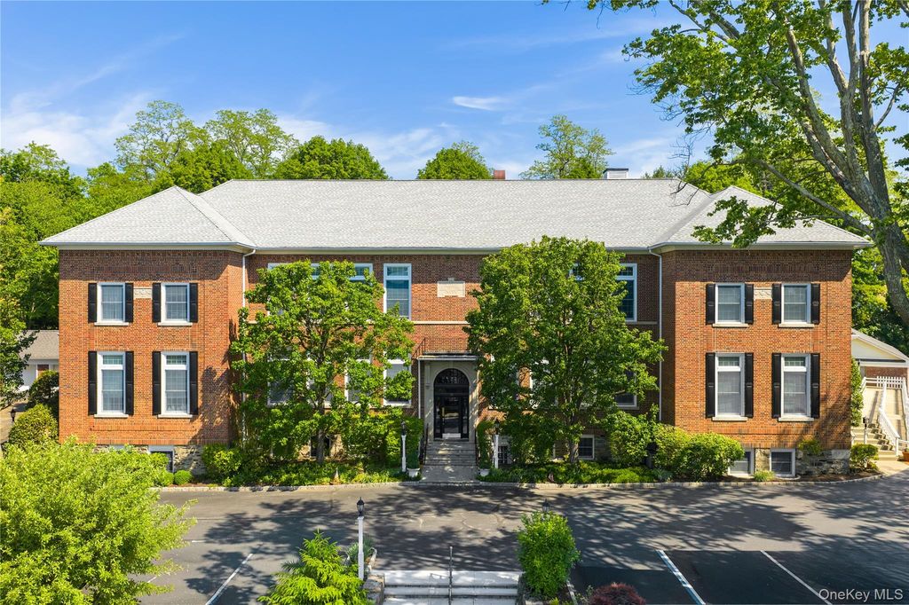 20 Whippoorwill Road E 2J, Armonk, NY 10504