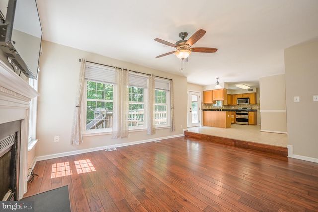 2891 BARRLEY DR, Dumfries, VA 22026