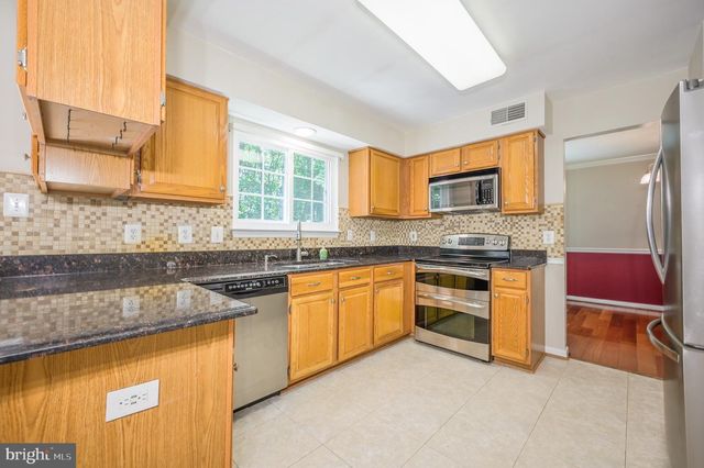 2891 BARRLEY DR, Dumfries, VA 22026