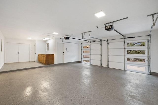 408 Rolling Green DR, Lakeway, TX 78734