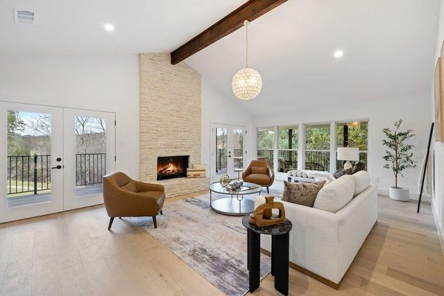 408 Rolling Green DR, Lakeway, TX 78734