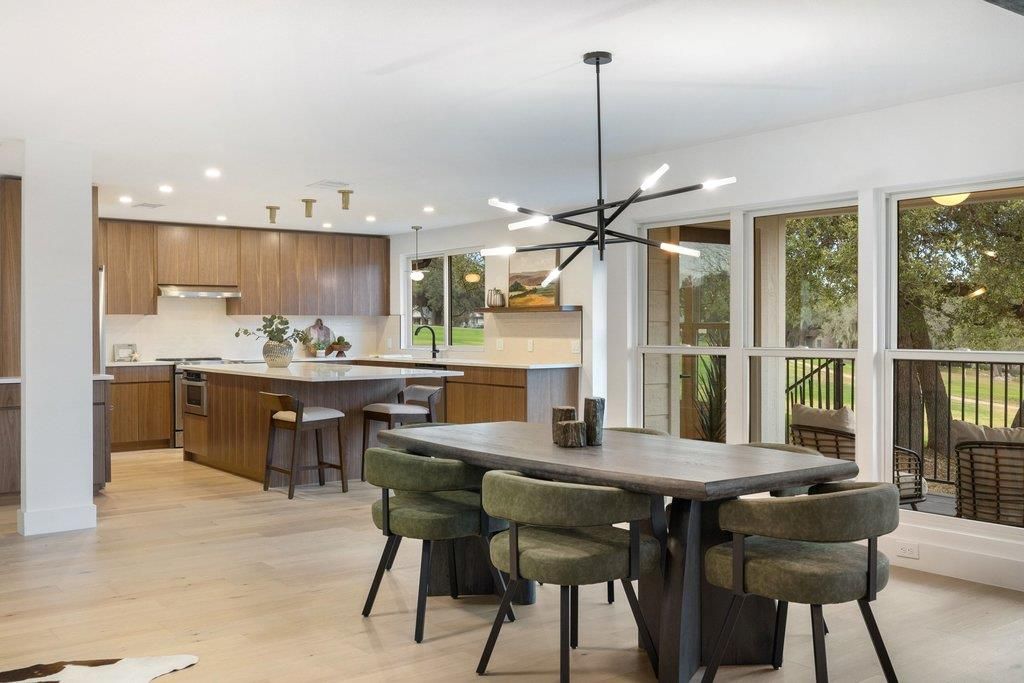 408 Rolling Green DR, Lakeway, TX 78734