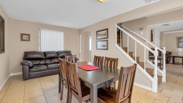 6042 FOREST SHADOW ST, San Antonio, TX 78240