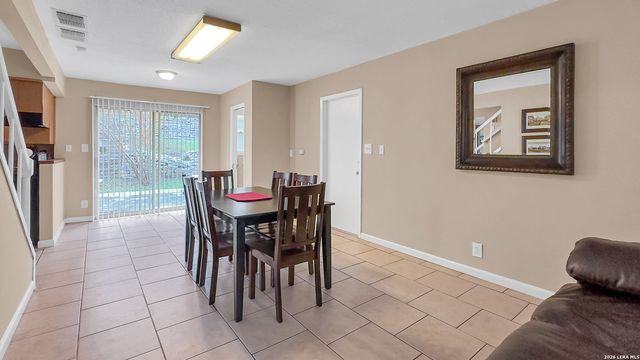 6042 FOREST SHADOW ST, San Antonio, TX 78240