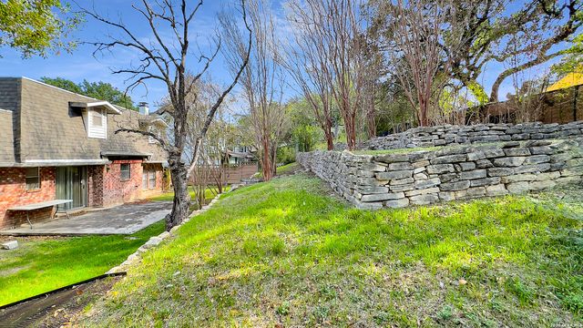 6042 FOREST SHADOW ST, San Antonio, TX 78240