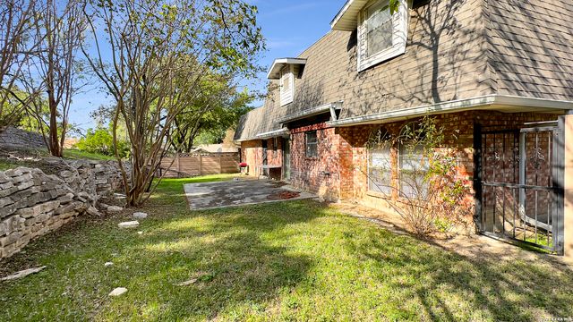 6042 FOREST SHADOW ST, San Antonio, TX 78240