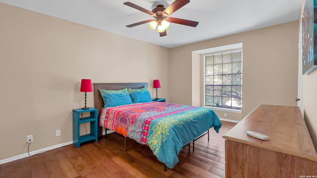 6042 FOREST SHADOW ST, San Antonio, TX 78240