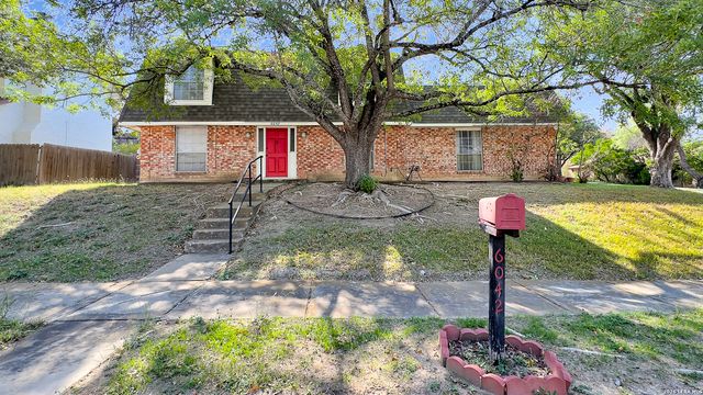 6042 FOREST SHADOW ST, San Antonio, TX 78240