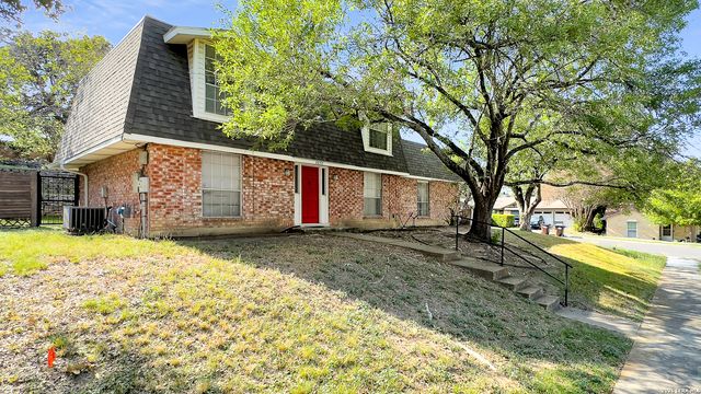 6042 FOREST SHADOW ST, San Antonio, TX 78240