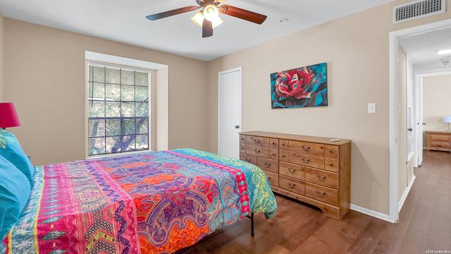 6042 FOREST SHADOW ST, San Antonio, TX 78240