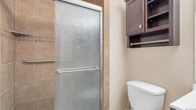 6042 FOREST SHADOW ST, San Antonio, TX 78240