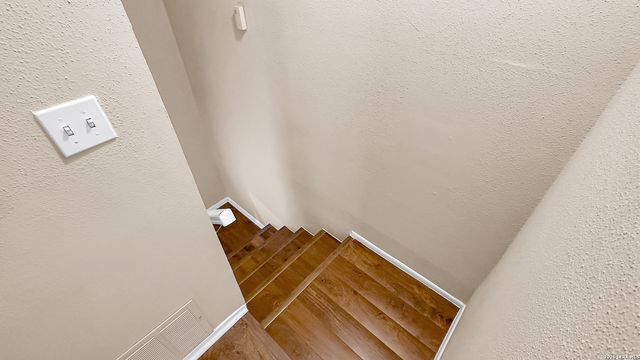 6042 FOREST SHADOW ST, San Antonio, TX 78240