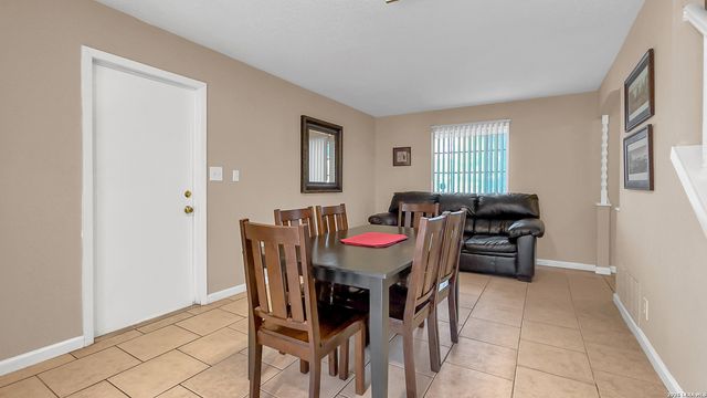 6042 FOREST SHADOW ST, San Antonio, TX 78240