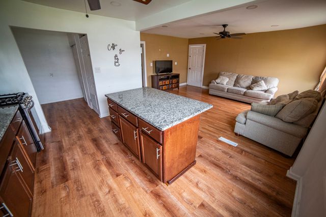 4572 Rumsey Avenue, Oak Lawn, IL 60453