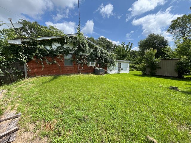 908 Birch Street, Palestine, TX 75801