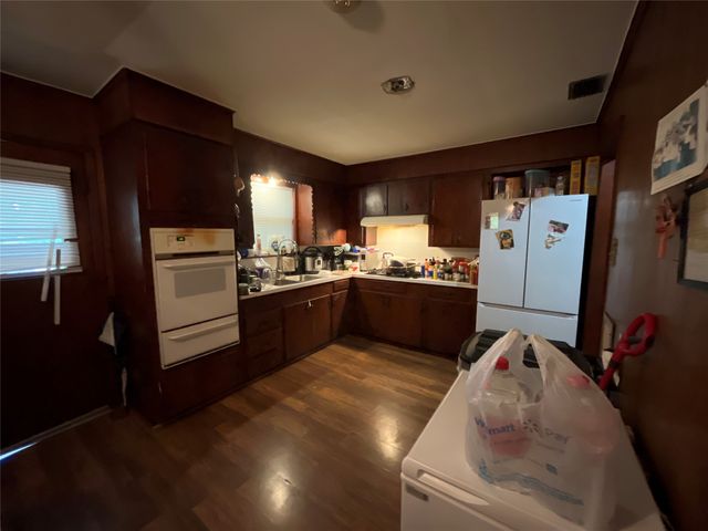 908 Birch Street, Palestine, TX 75801