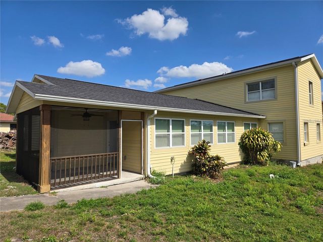 8725 TWIN LAKES BOULEVARD, Tampa, FL 33614