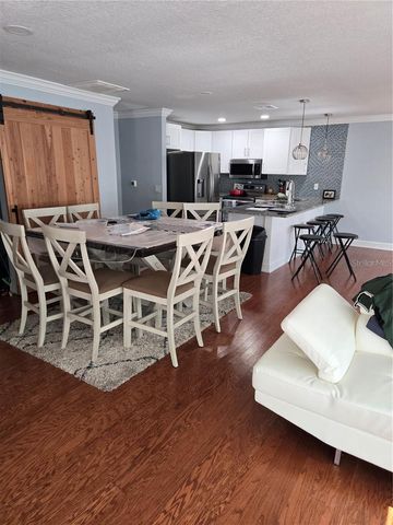 8725 TWIN LAKES BOULEVARD, Tampa, FL 33614