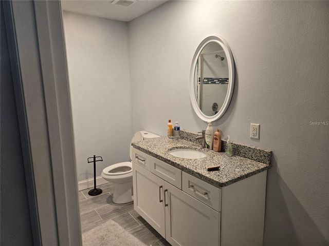 8725 TWIN LAKES BOULEVARD, Tampa, FL 33614