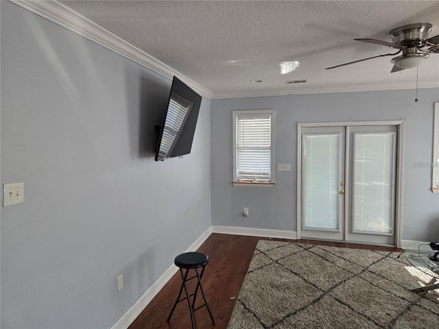 8725 TWIN LAKES BOULEVARD, Tampa, FL 33614
