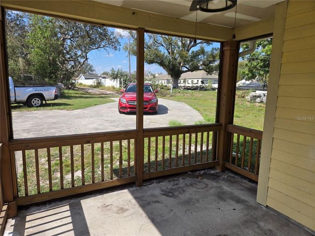 8725 TWIN LAKES BOULEVARD, Tampa, FL 33614