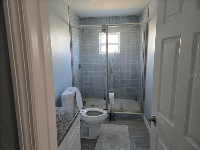 8725 TWIN LAKES BOULEVARD, Tampa, FL 33614