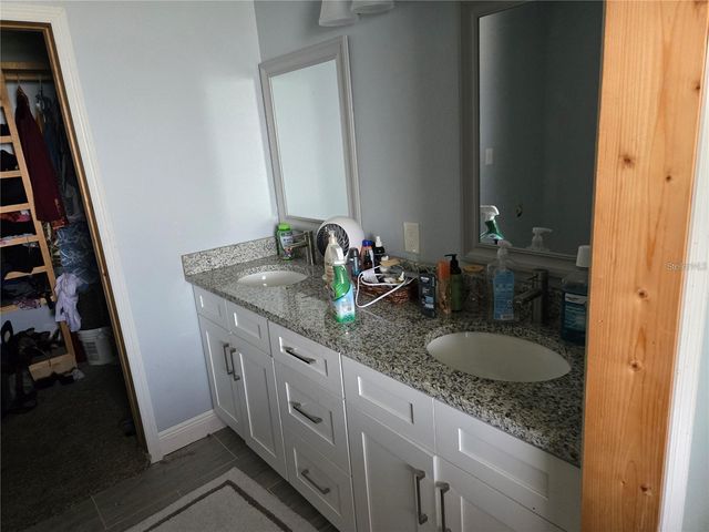 8725 TWIN LAKES BOULEVARD, Tampa, FL 33614