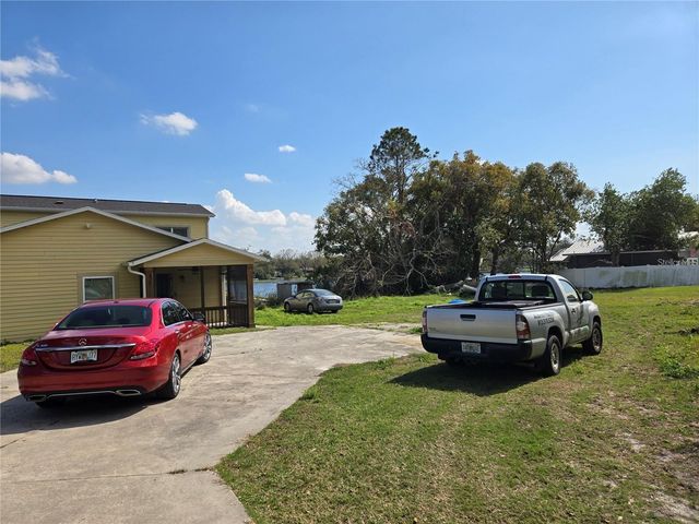 8725 TWIN LAKES BOULEVARD, Tampa, FL 33614