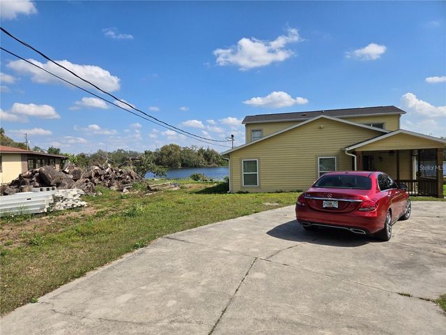 8725 TWIN LAKES BOULEVARD, Tampa, FL 33614