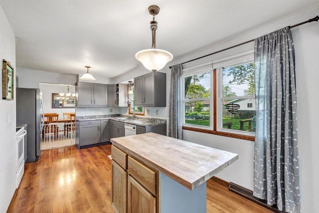1128 DEERFIELD AVENUE, Menasha, WI 54952