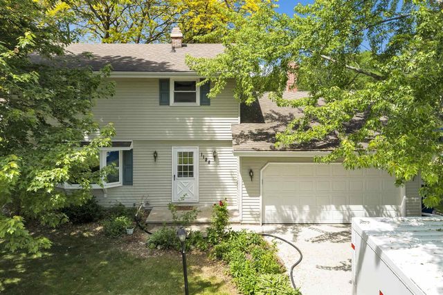 1128 DEERFIELD AVENUE, Menasha, WI 54952