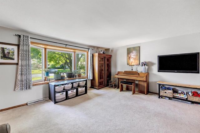1128 DEERFIELD AVENUE, Menasha, WI 54952