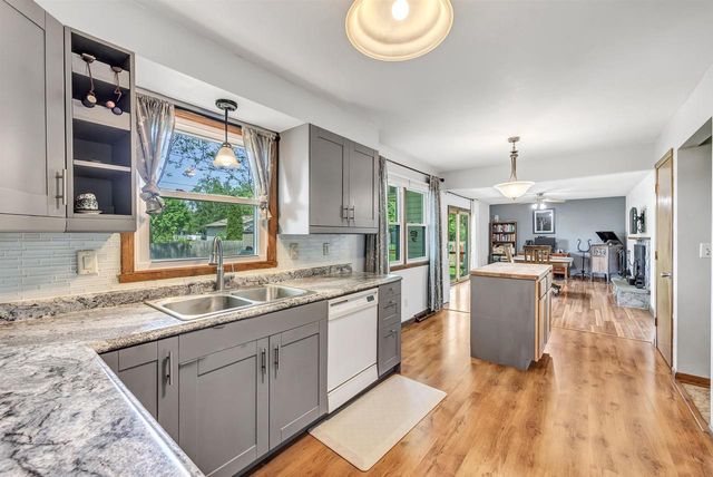 1128 DEERFIELD AVENUE, Menasha, WI 54952