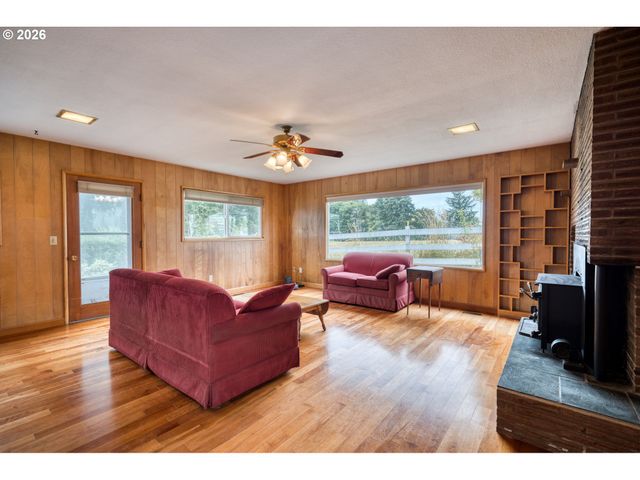 35177 PITTSBURG Rd, St Helens, OR 97051