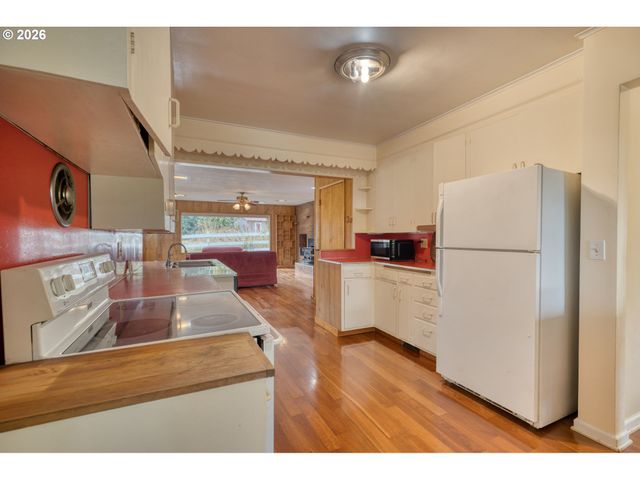 35177 PITTSBURG Rd, St Helens, OR 97051
