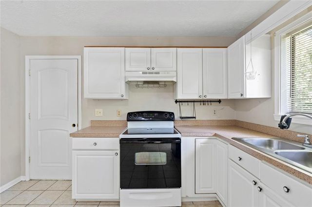 540 Hamlin Trace, Riverdale, GA 30274
