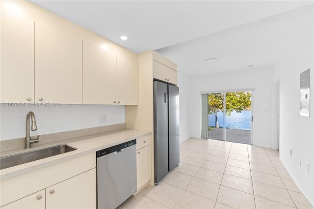 365 NW 109th Ave 701, Miami, FL 33172