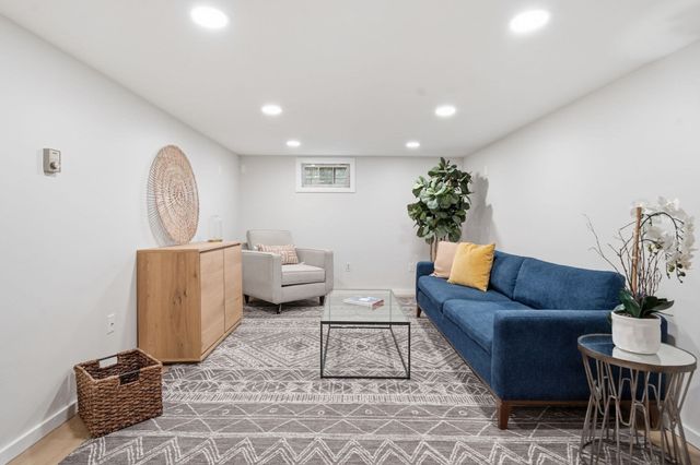 29 Dunn Ave, Wrentham, MA 02093