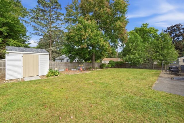 29 Dunn Ave, Wrentham, MA 02093