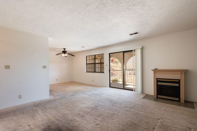 833 Country Club Drive SE APT 2A, Rio Rancho, NM 87124