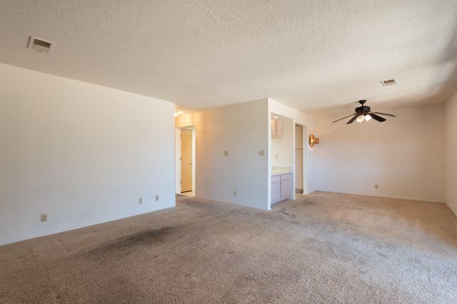 833 Country Club Drive SE APT 2A, Rio Rancho, NM 87124