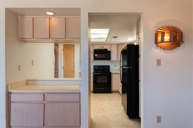 833 Country Club Drive SE APT 2A, Rio Rancho, NM 87124