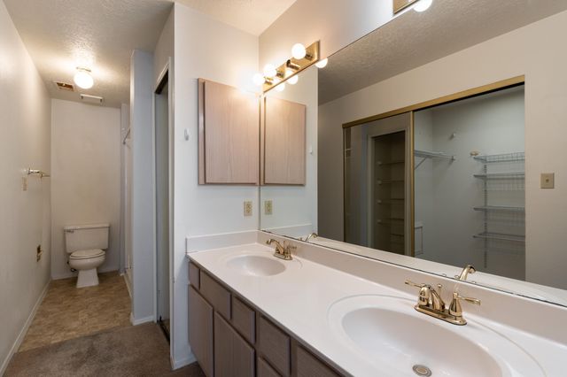 833 Country Club Drive SE APT 2A, Rio Rancho, NM 87124