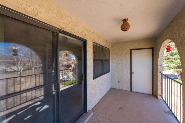 833 Country Club Drive SE APT 2A, Rio Rancho, NM 87124