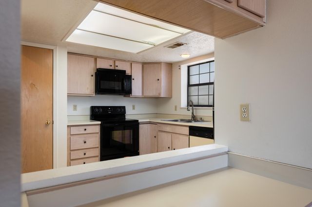 833 Country Club Drive SE APT 2A, Rio Rancho, NM 87124