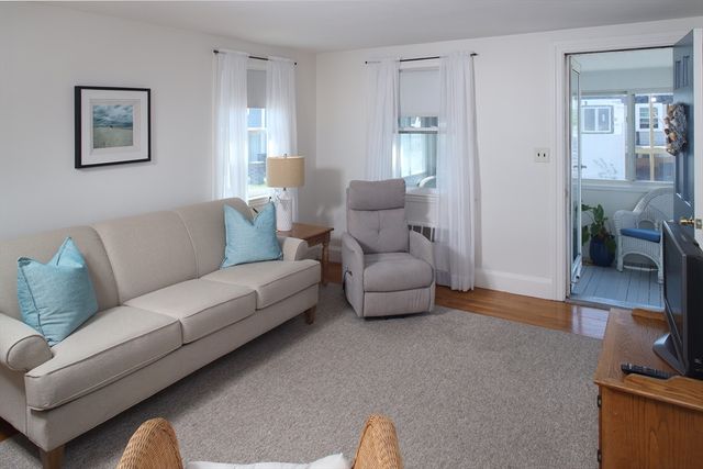 84 Newport Rd, Hull, MA 02045