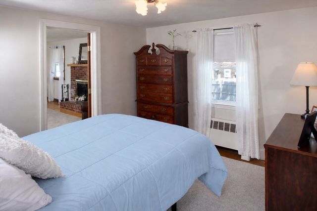 84 Newport Rd, Hull, MA 02045
